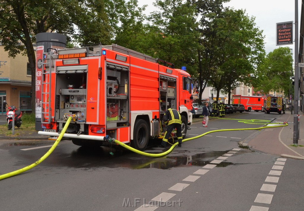 Feuer Wohnmobil Koeln Nippes Kempenerstr P002.JPG - Miklos Laubert